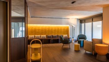 Lounge 10
